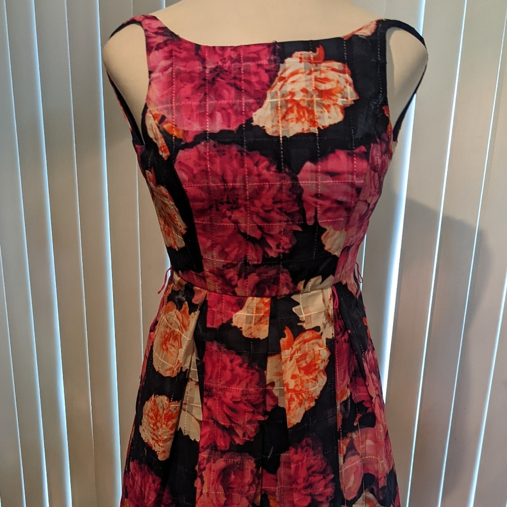 Dress 👗 - Picture 2 of 8